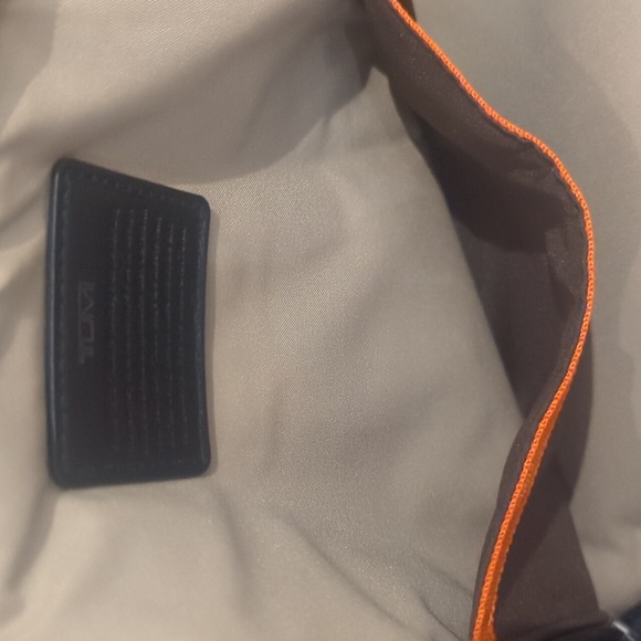 TUMI Morado Sling Crossbody Day Bag in gray plaid with black trim - Like New - Picture 8 of 8